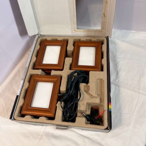 Polaroid Photo Frame String LED Lightboxes Warm Cinnamon Wood - NEW - Picture 3 of 8